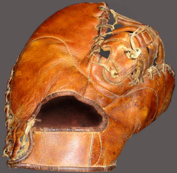 Lew Fonseca JC Higgins 1679 Baseman's Mitt Back